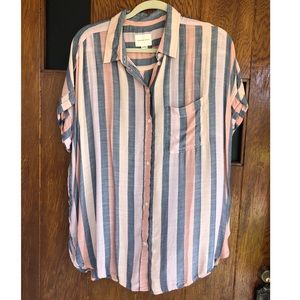 American Eagle Button Up Top